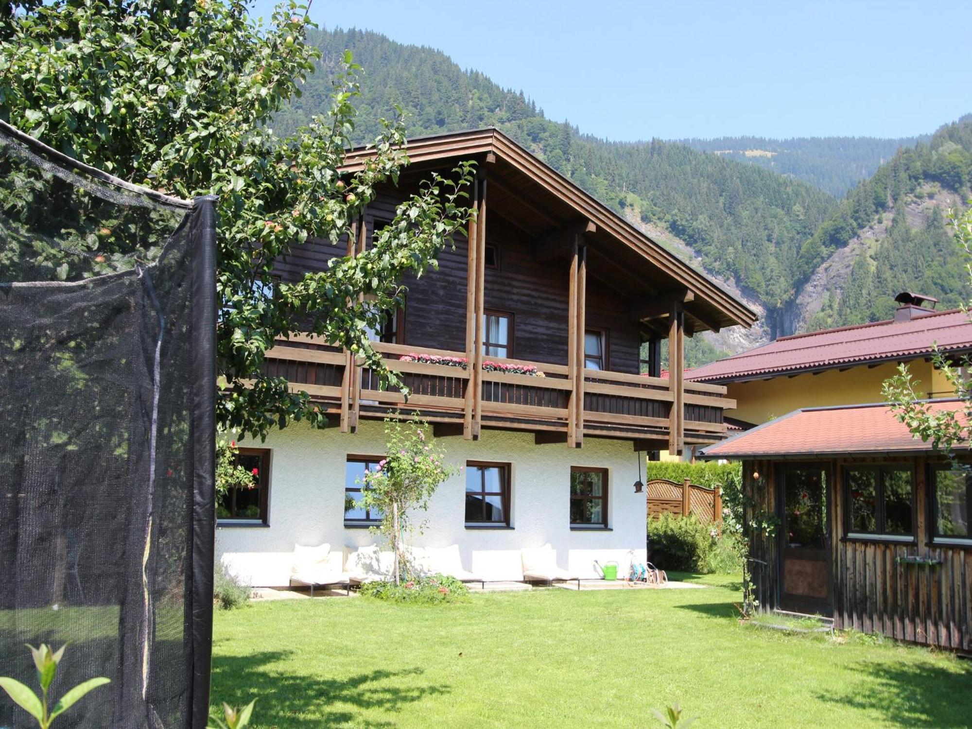 Quaint Mansion Near Ski Bus In Goldegg Exterior foto