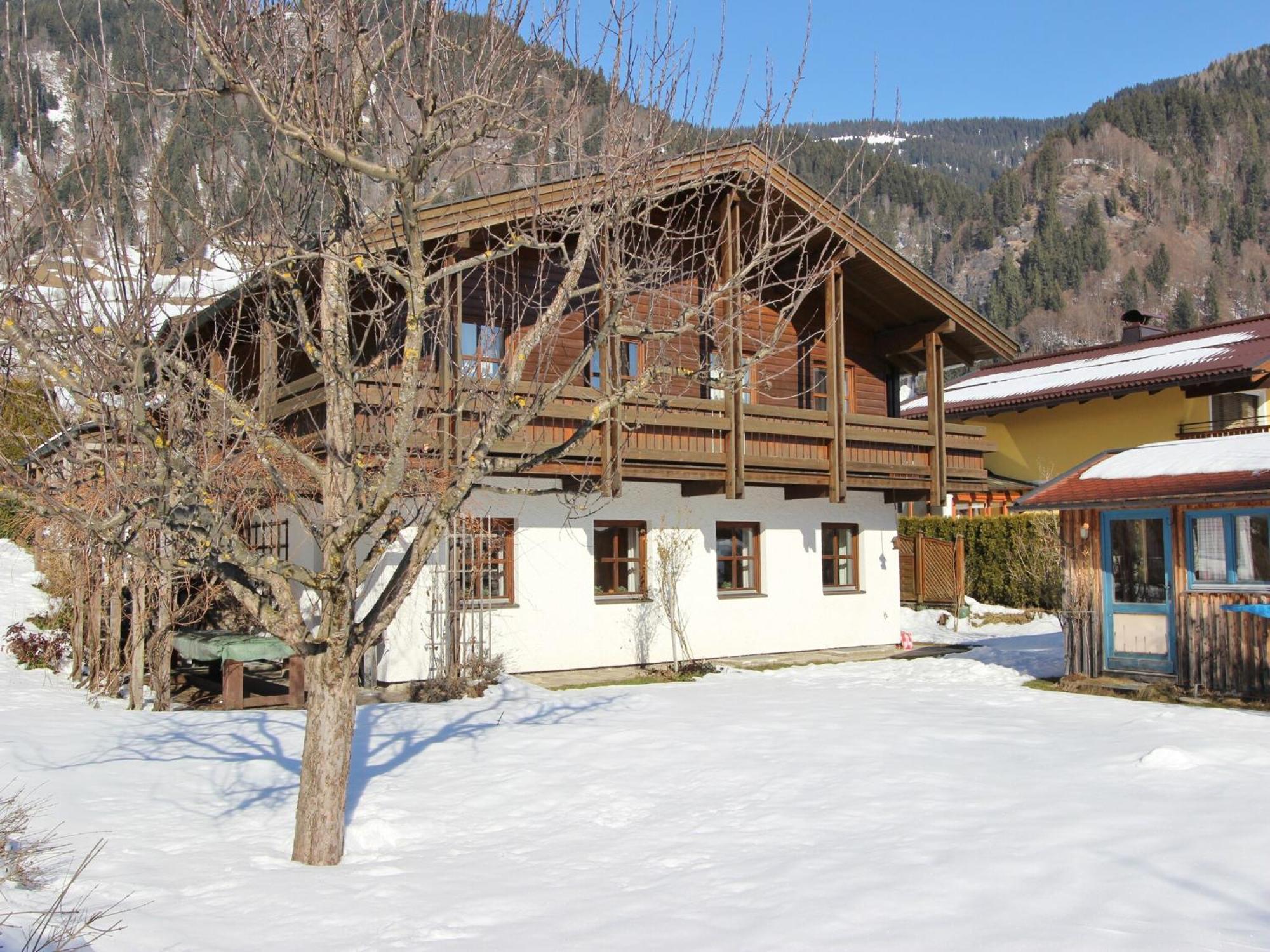 Quaint Mansion Near Ski Bus In Goldegg Exterior foto